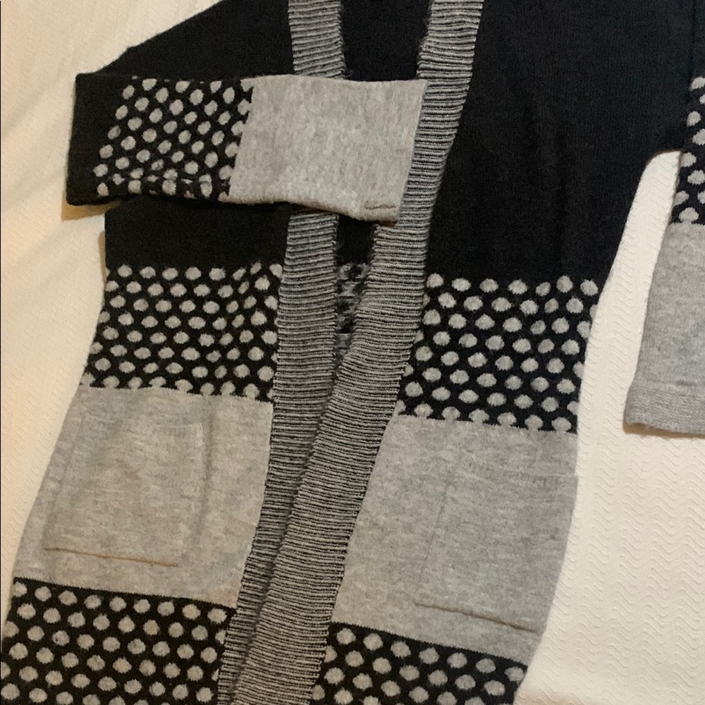 Joseph A Geometric Black and Gray Cardigan